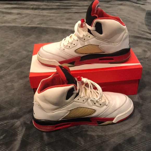 Jordan 5 Retro Fire Red Black Tongue (2013) - Picture 2 of 5